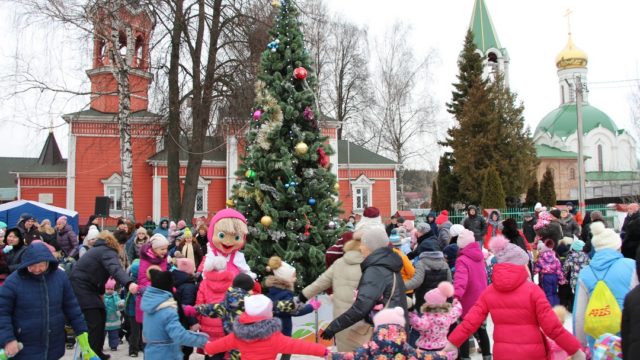 Рождественская елка для детей и концерт