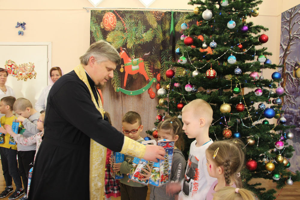 Поздравление детей детского неврологического санатория с праздником Рождества Христова